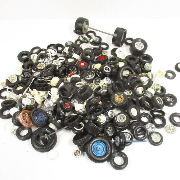Model Car junkyard Tire and Wheel Parts Lot, 1/25 Scale w/1955 Chev Box. - Picture 1 of 5
